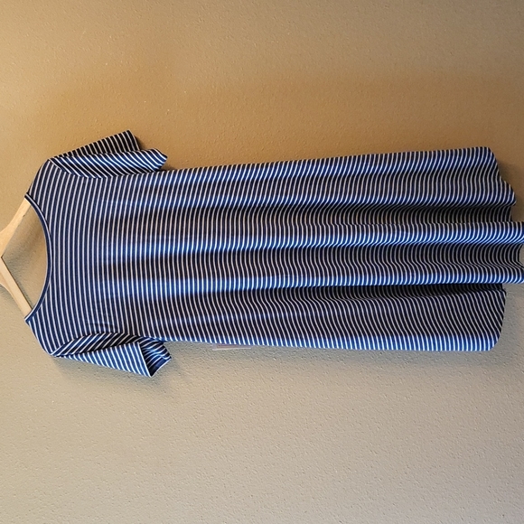 SOLD - Carly Dress - Picture 2 of 8